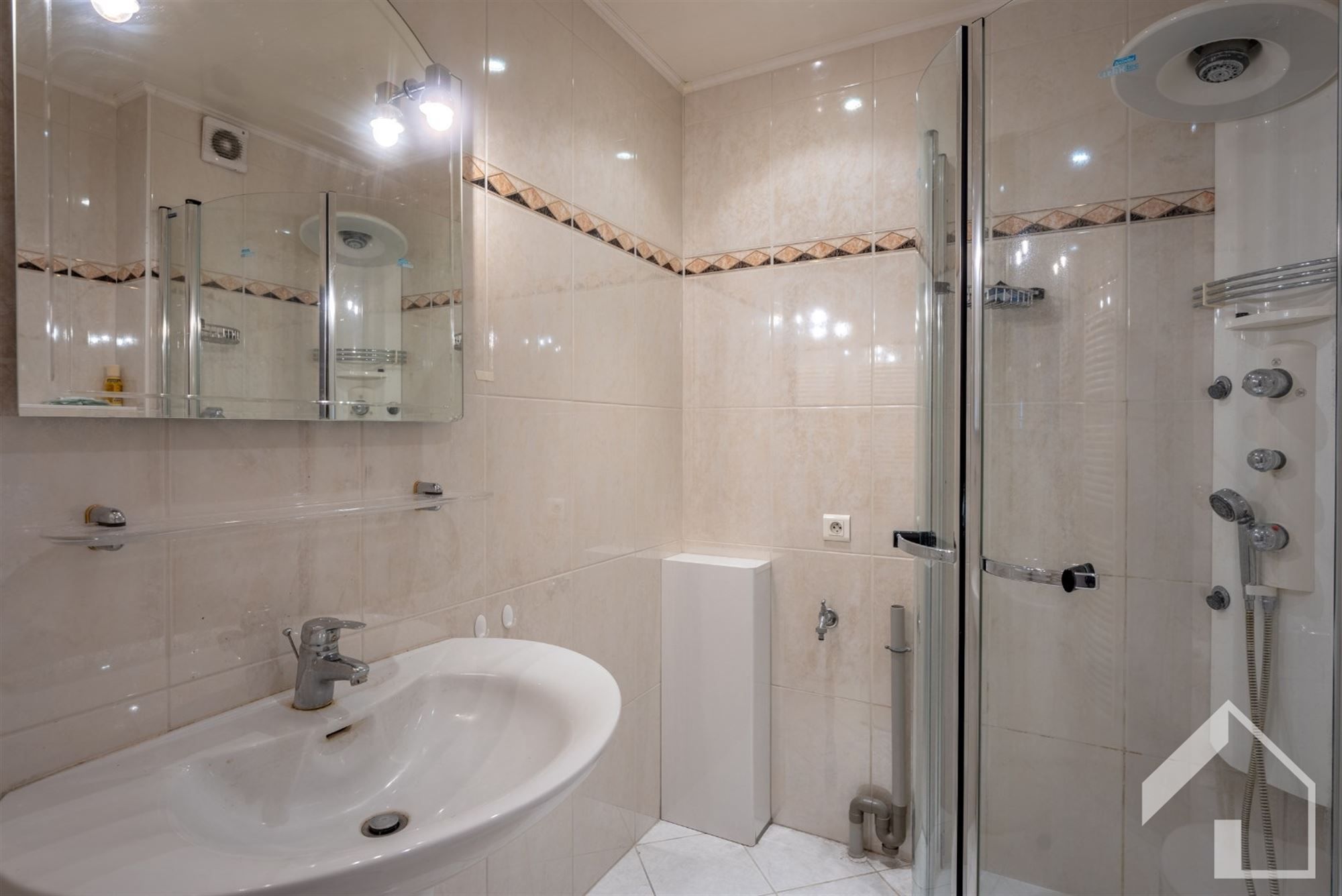 Ruim 2 slaapkamer appartement met prachtig zicht foto 5