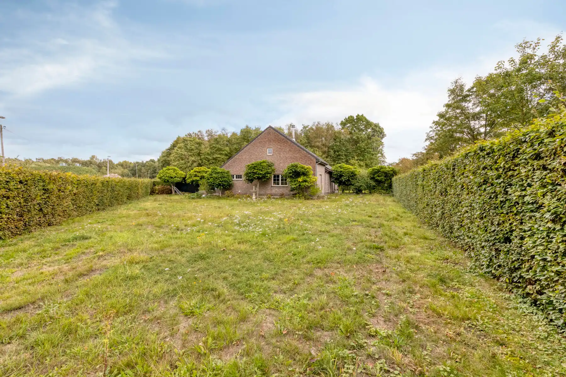 Open bebouwing met 4 slaapkamers op 29a 88ca foto 3