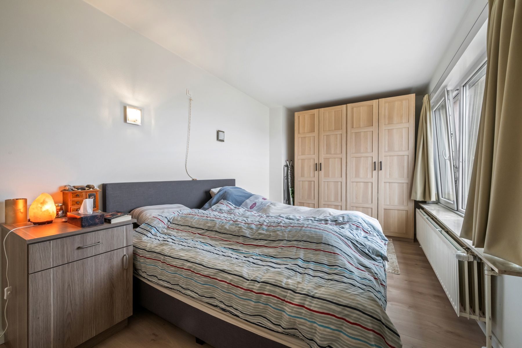 Ruim instapklaar 2slpk-appartement (2e verd.) mét balkon. foto 4