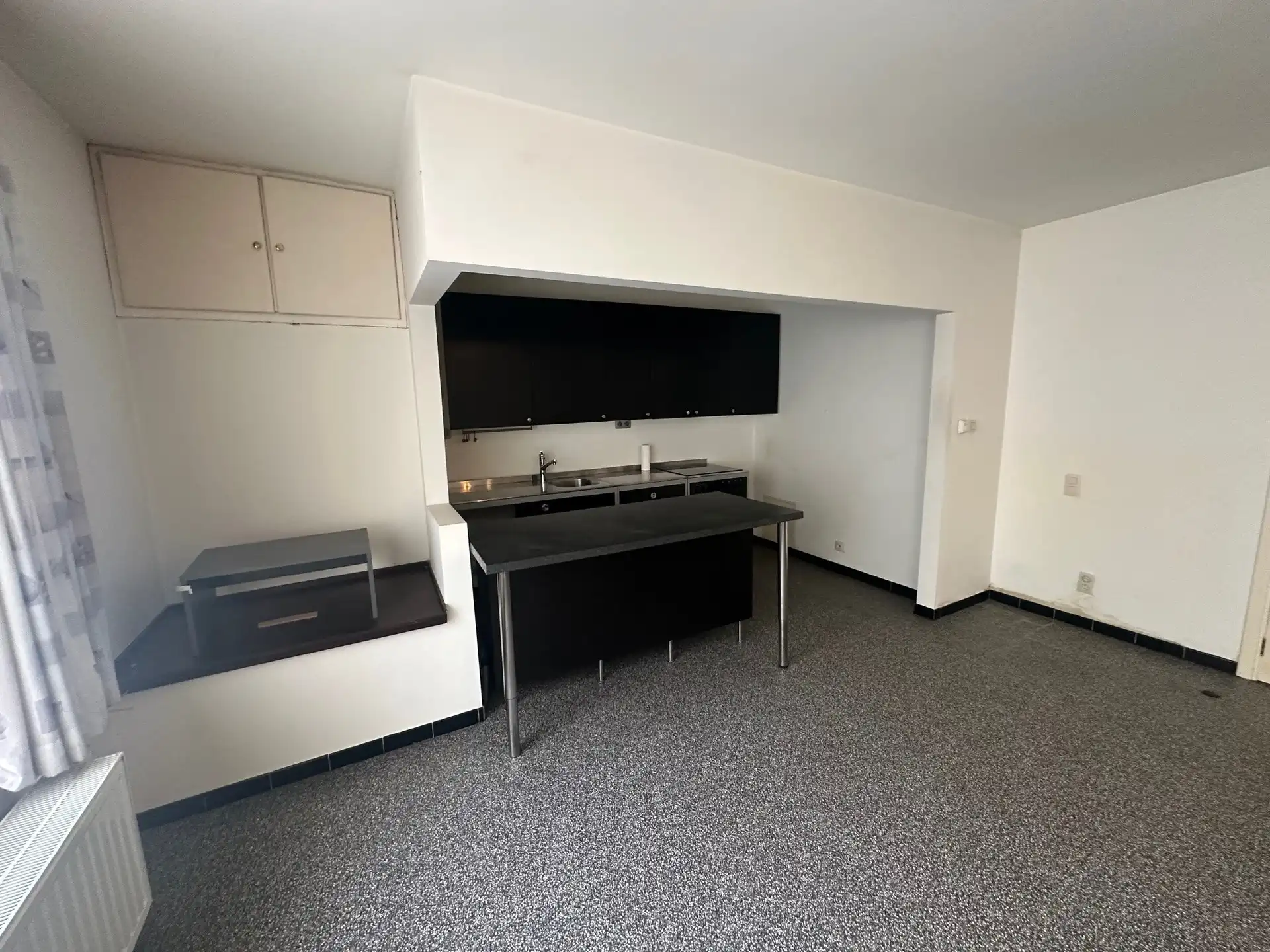 Gelijkvloers appartement met 2 slaapkamers, ruime berging en overdekte autostaanplaats foto 4