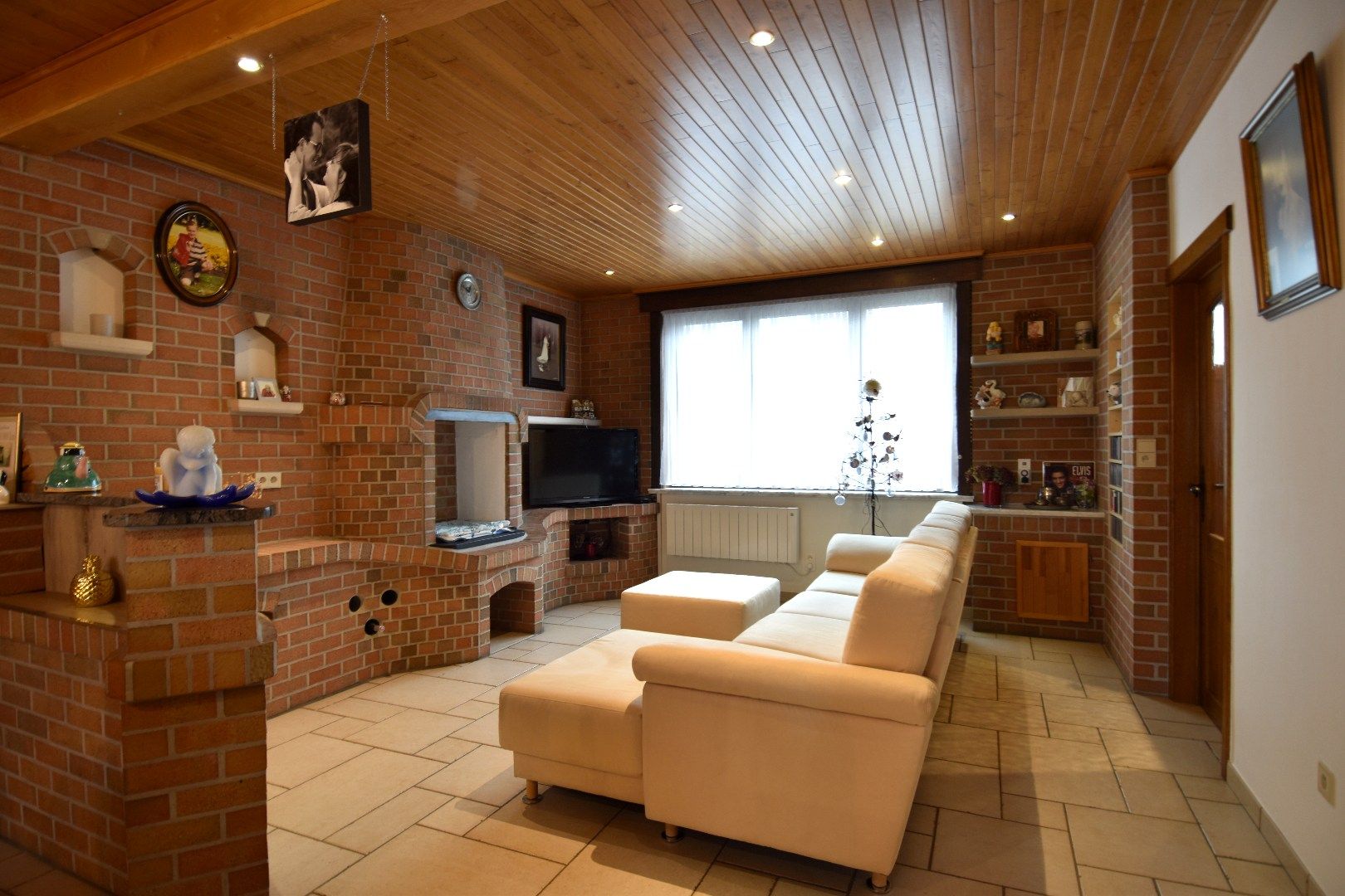 Instapklare woning met 3 slaapkamers te koop in het centrum van Aalbeke foto 2