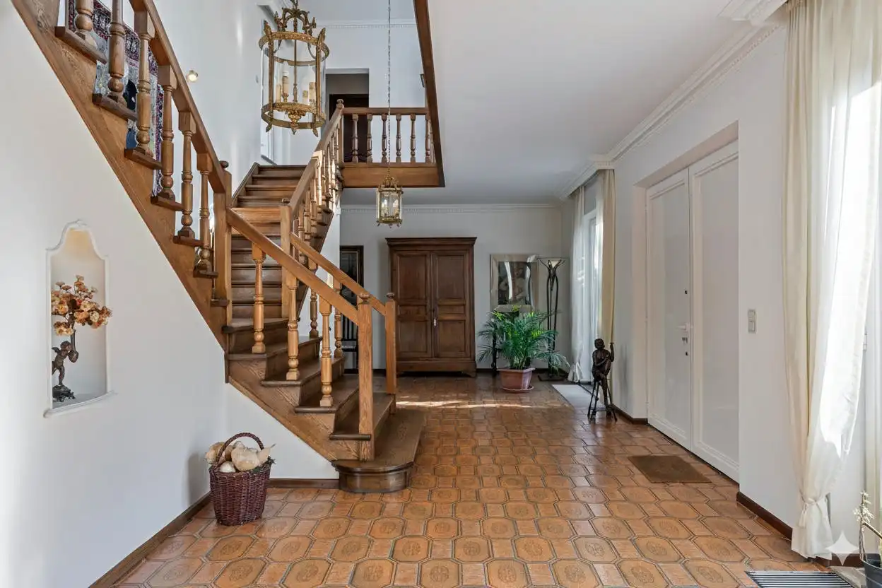 Karaktervolle architectenvilla op uitzonderlijk domein in Diepenbeek foto 6