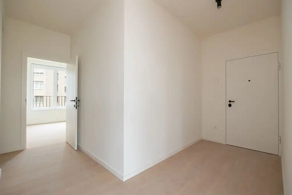 Ruim 3-slaapkamer appartement met luxe afwerking foto 7