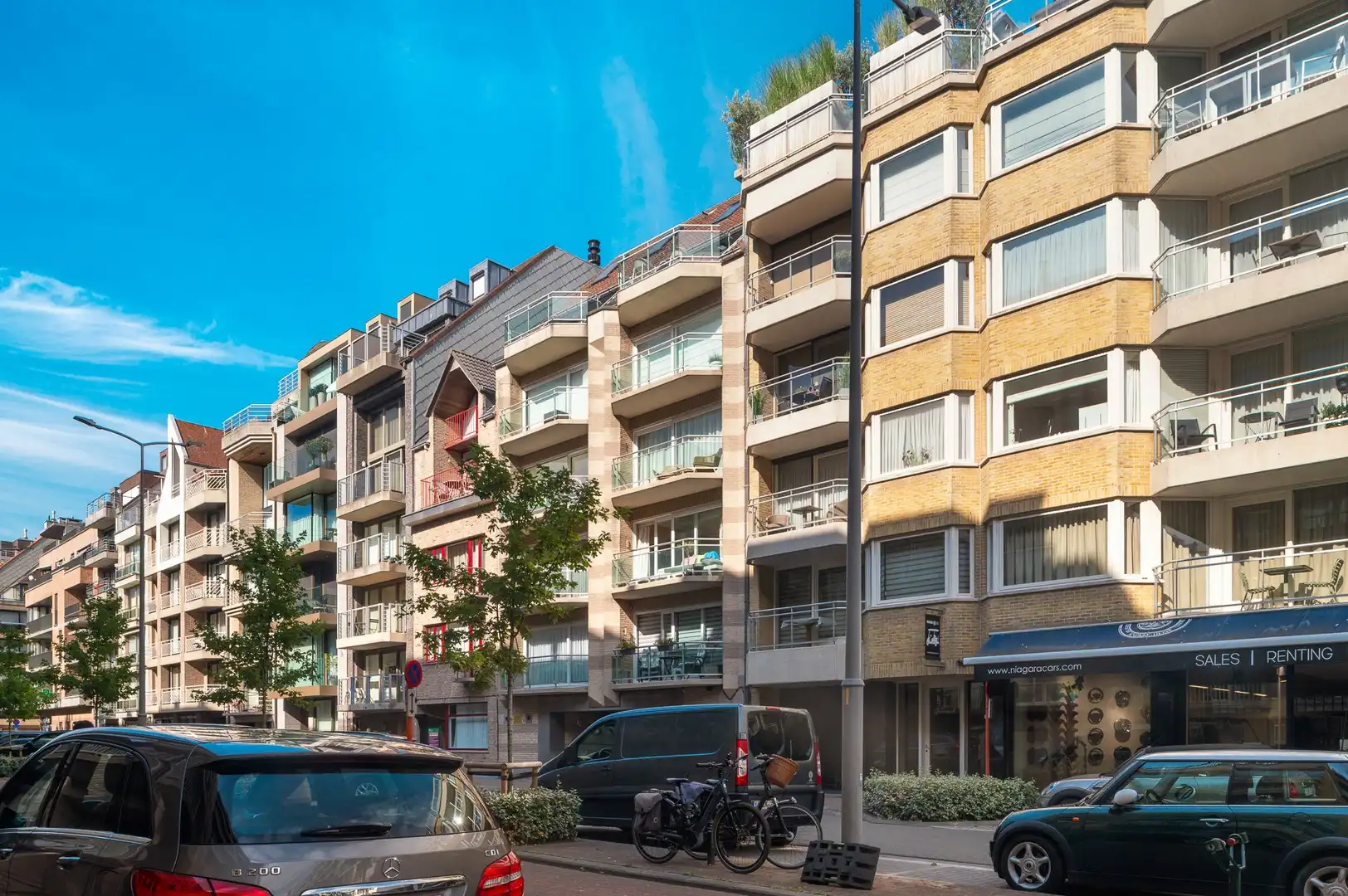Ruim 2-slaapkamerappartement met twee terrassen nabij de zee. foto 23