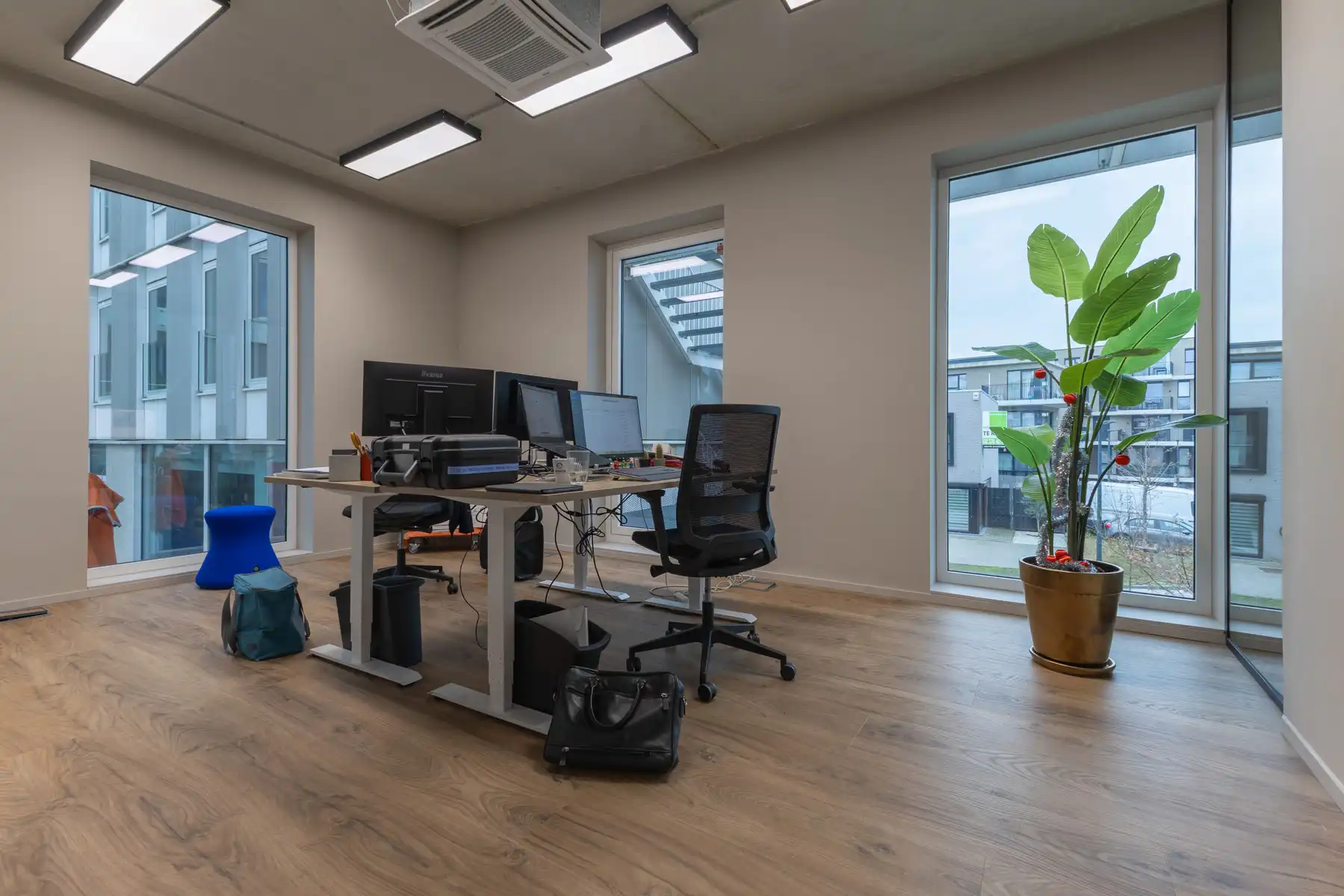 Nieuwbouw kantoorruimte met grote zichtbaarheid (267m²) foto 10