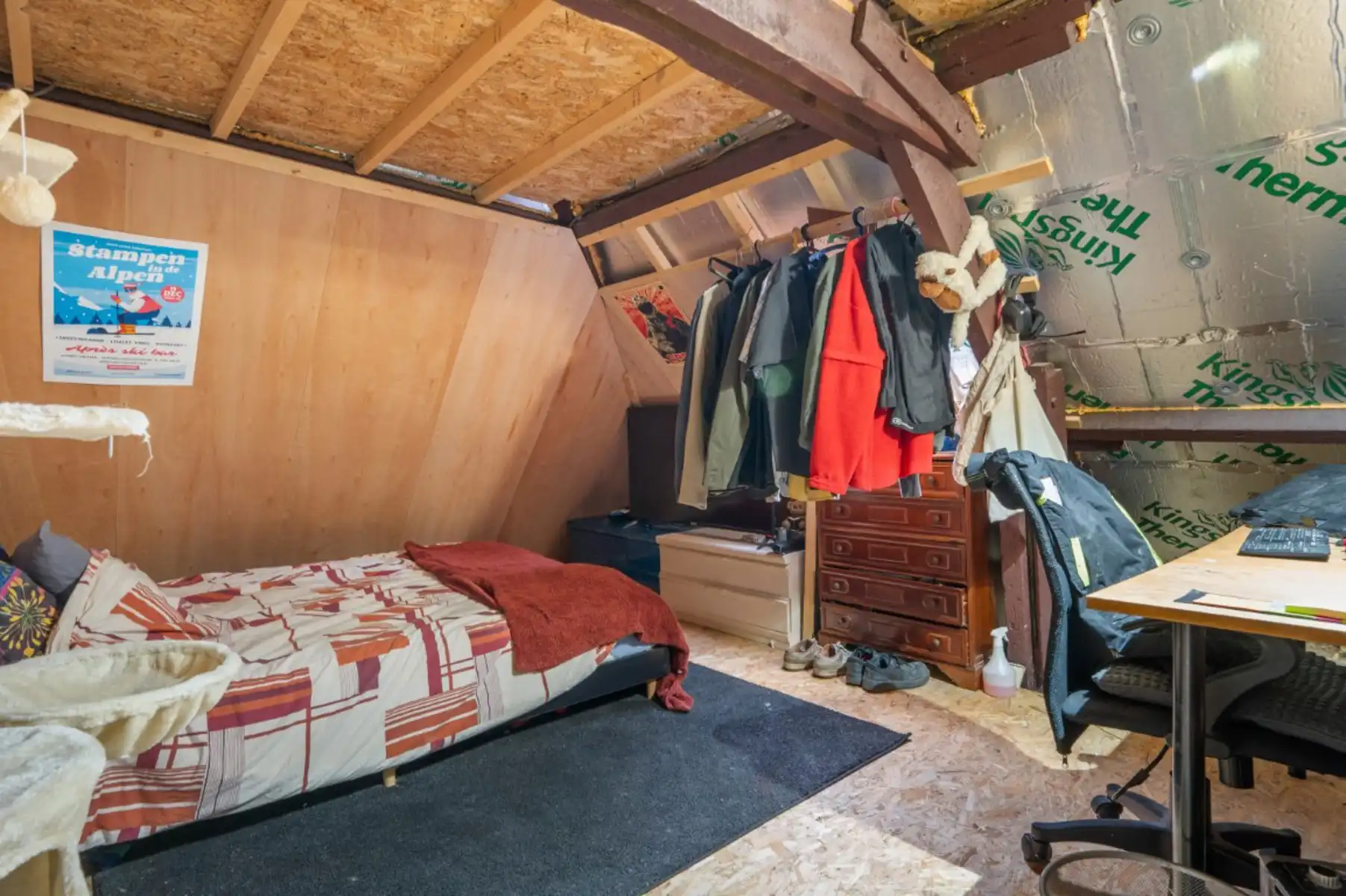 Centraal gelegen woning met garage, tuin en 3 slaapkamers foto 19