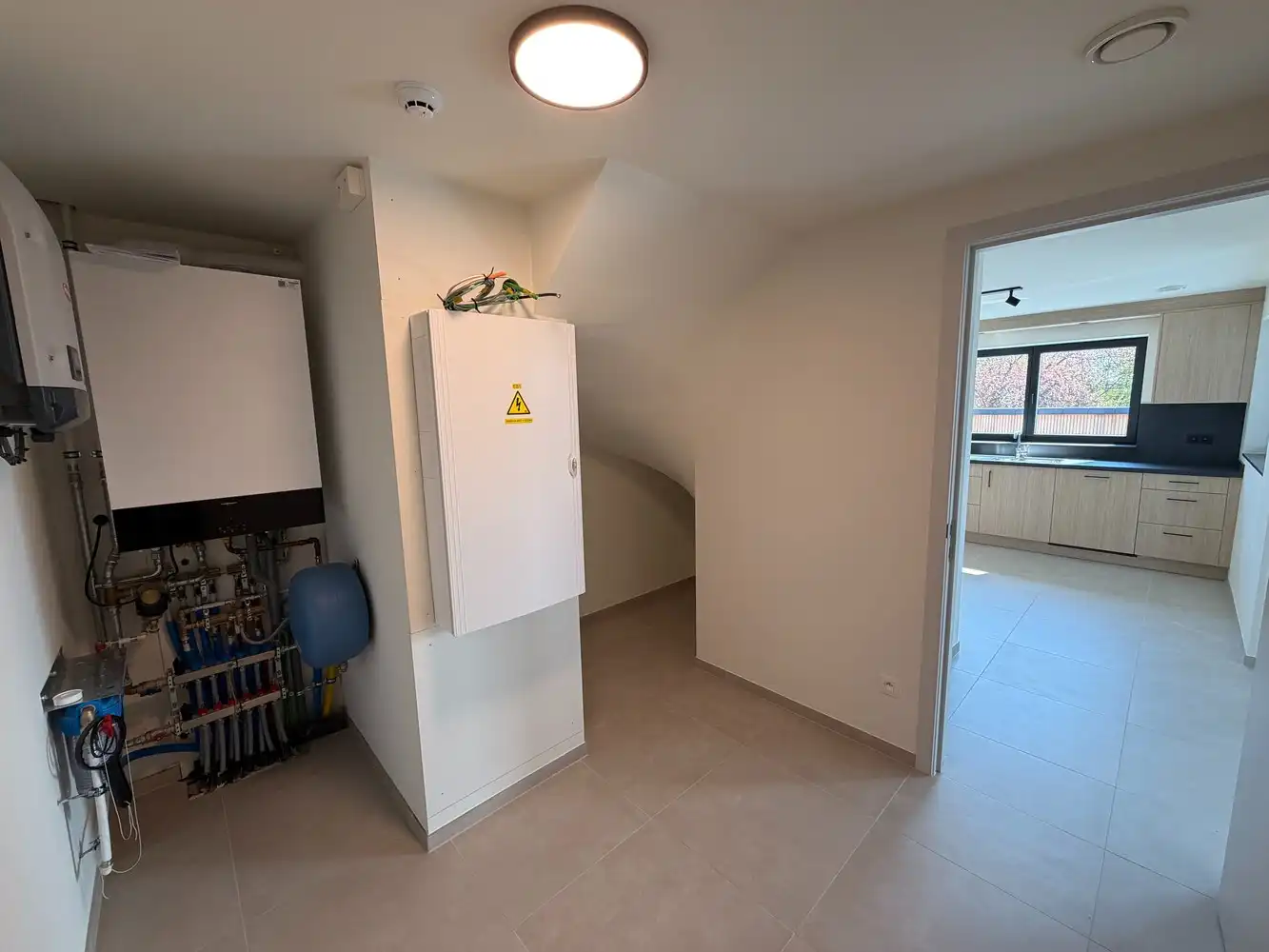 Zeer ruim appartement te huur foto 6