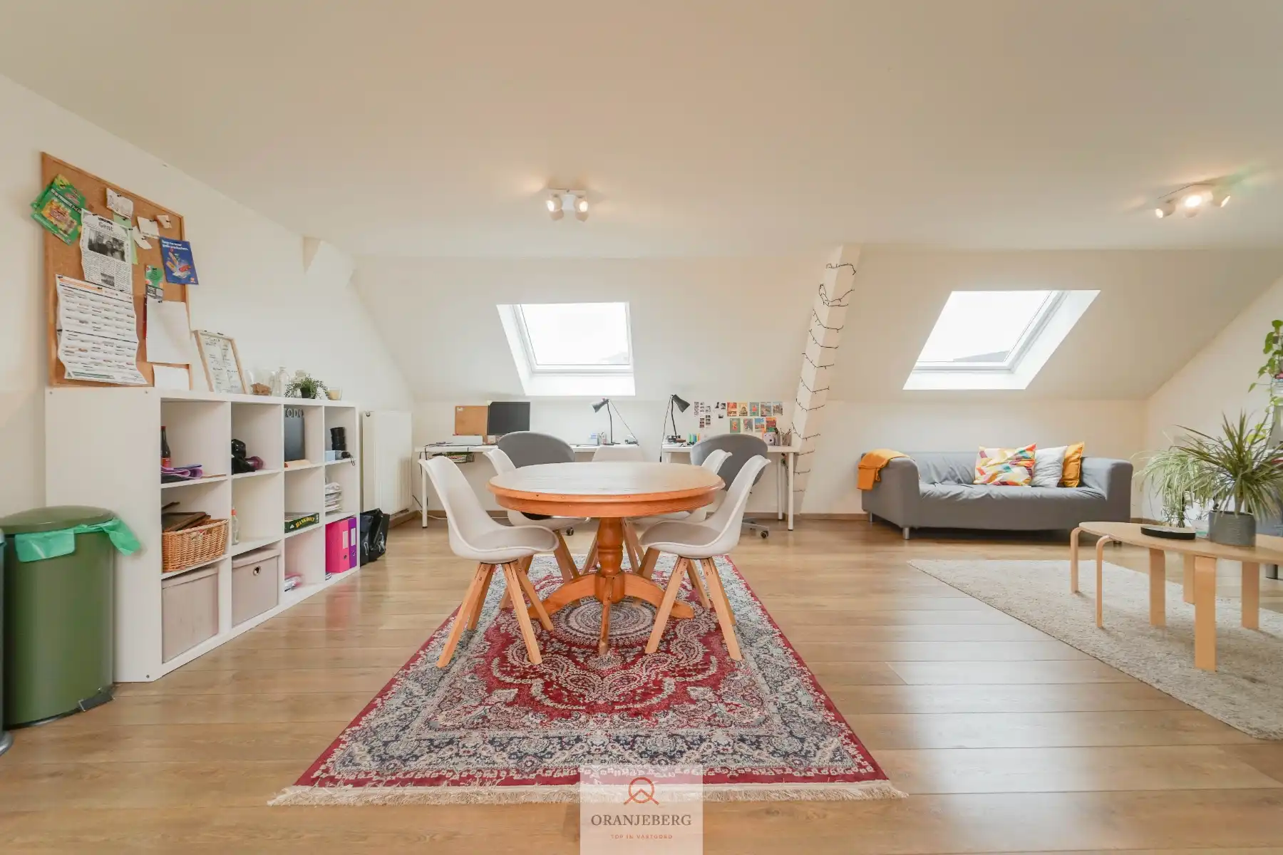 Duplex-appartement (95 m²) vlakbij Korenmarkt foto 2