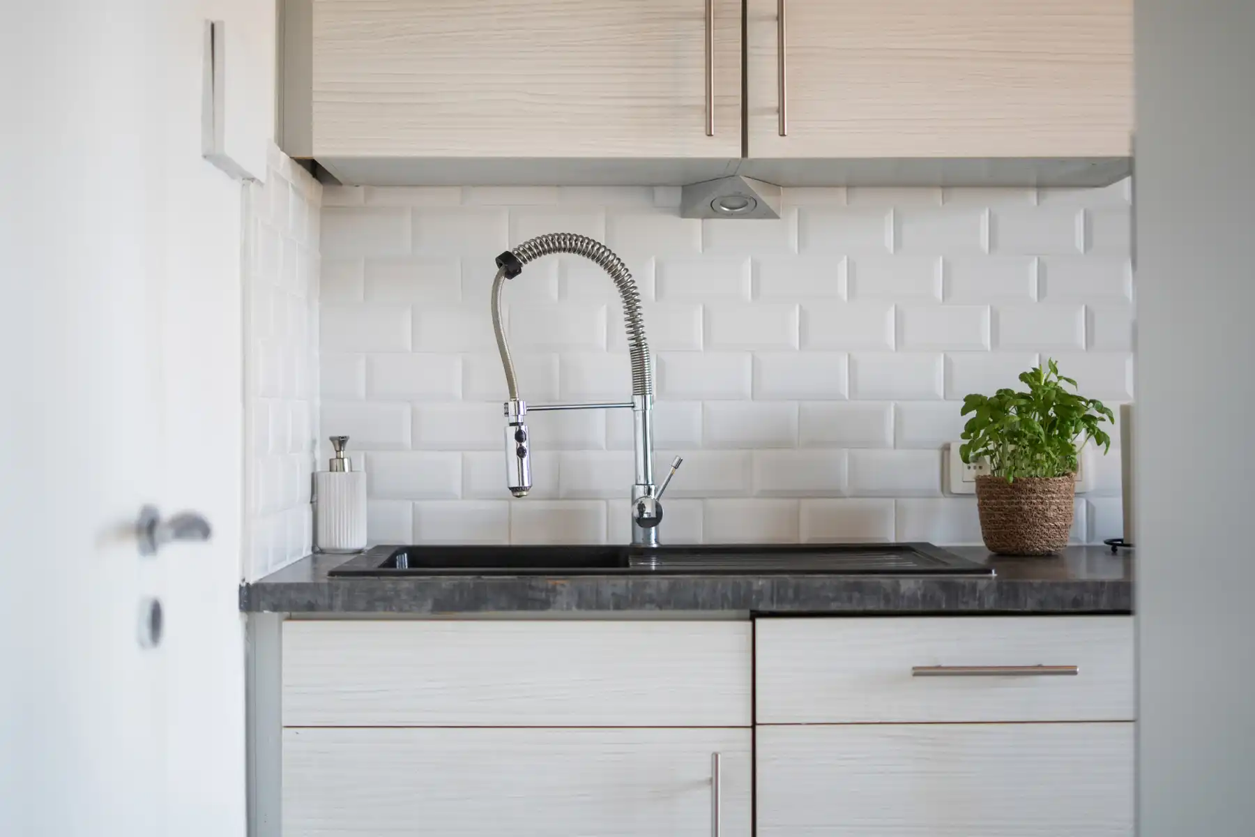 Sky-high Living in Anderlecht: Modern 2-Slpk Appartement met Fenomenaal Uitzicht foto 11