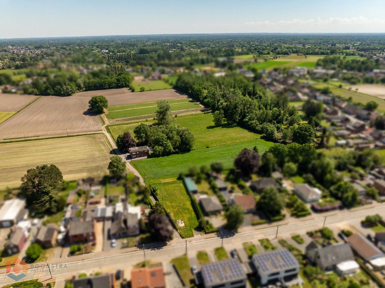 Hoofdfoto van de publicatie: Pand op een prachtig perceel van 13.625 m²