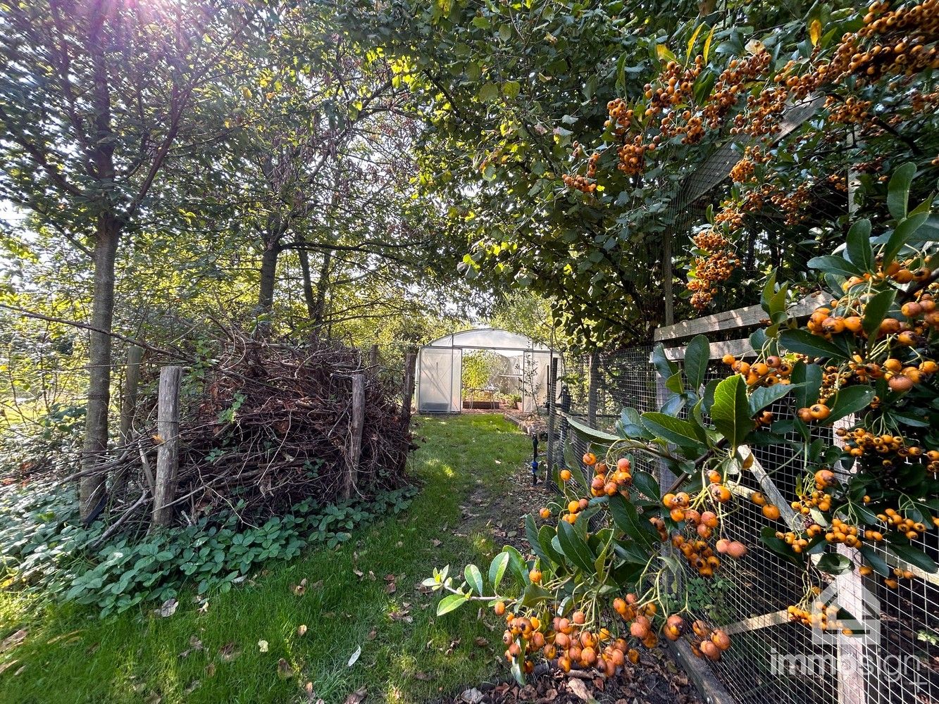 In het groen verscholen, vrijstaand landhuis met prachtige natuurtuin op 2100m² foto 50