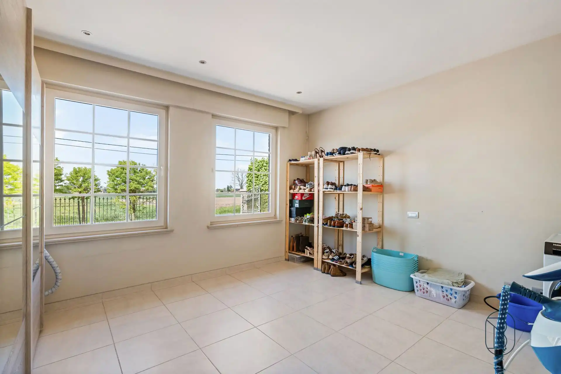 Perfect onderhouden grote villa op 3000m2. foto 19