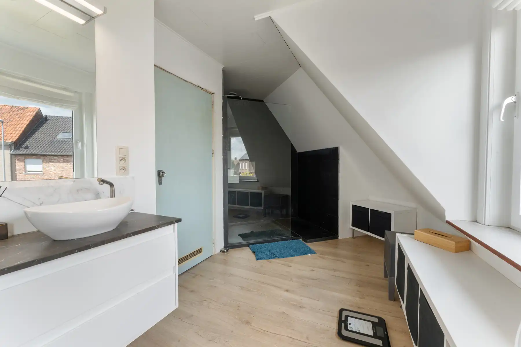 Statige open bebouwing met 4 slaapkamers, bureel, tuin, terras en garage in Izegem foto 10