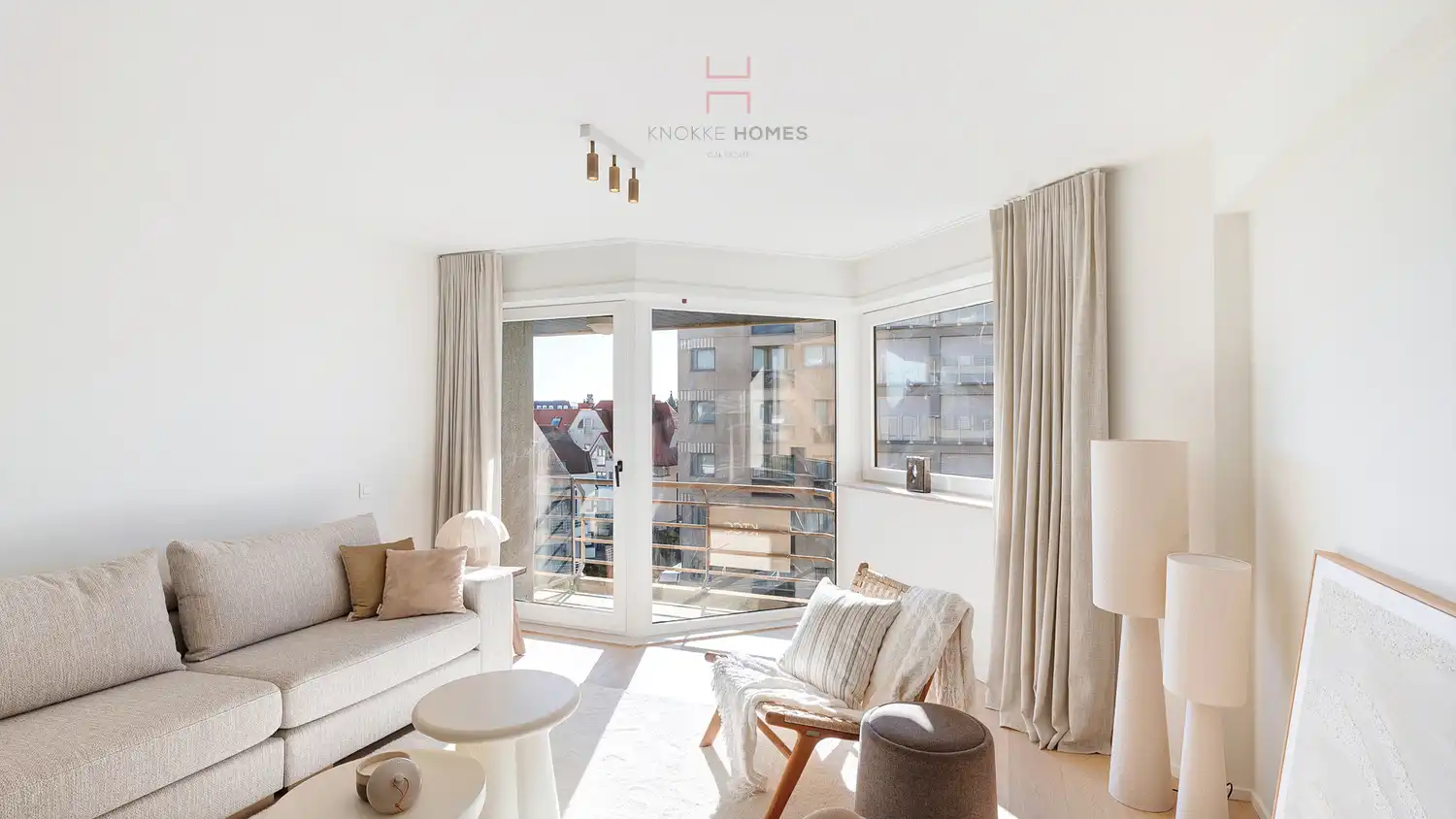 Stijlvol gerenoveerd appartement met zijdelings zeezicht in Duinbergen. foto 6