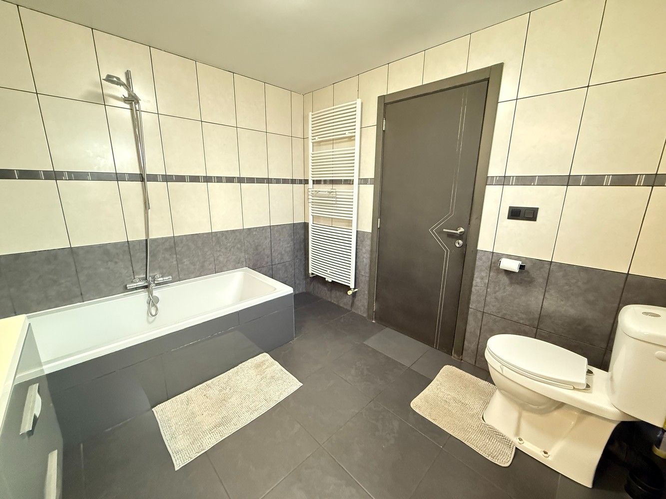 Instapklare gezinswoning te centrum Grobbendonk foto 9