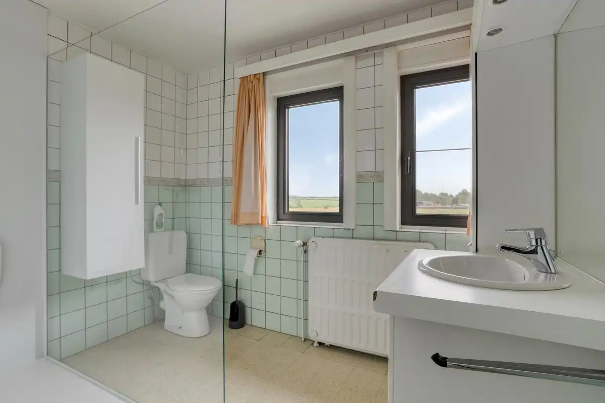 Ruime woning met boomgaard nabij centrum Lennik foto 9