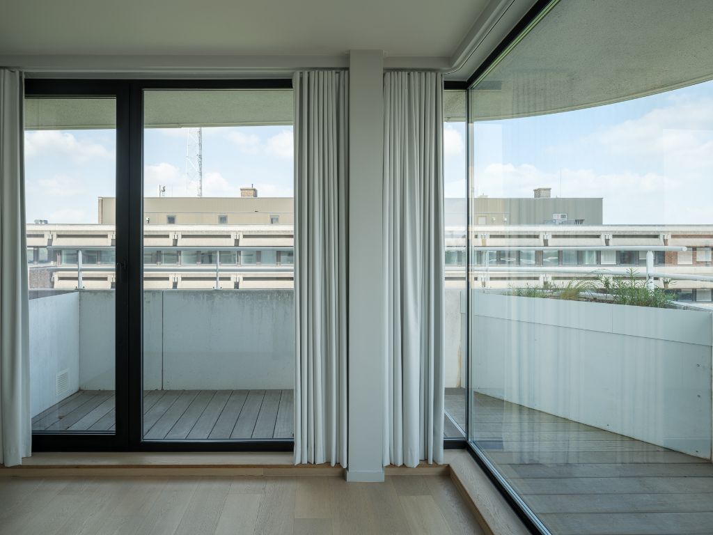 Luxueus en lichtrijk 2-slaapkamer appartement met ruim terras foto 11