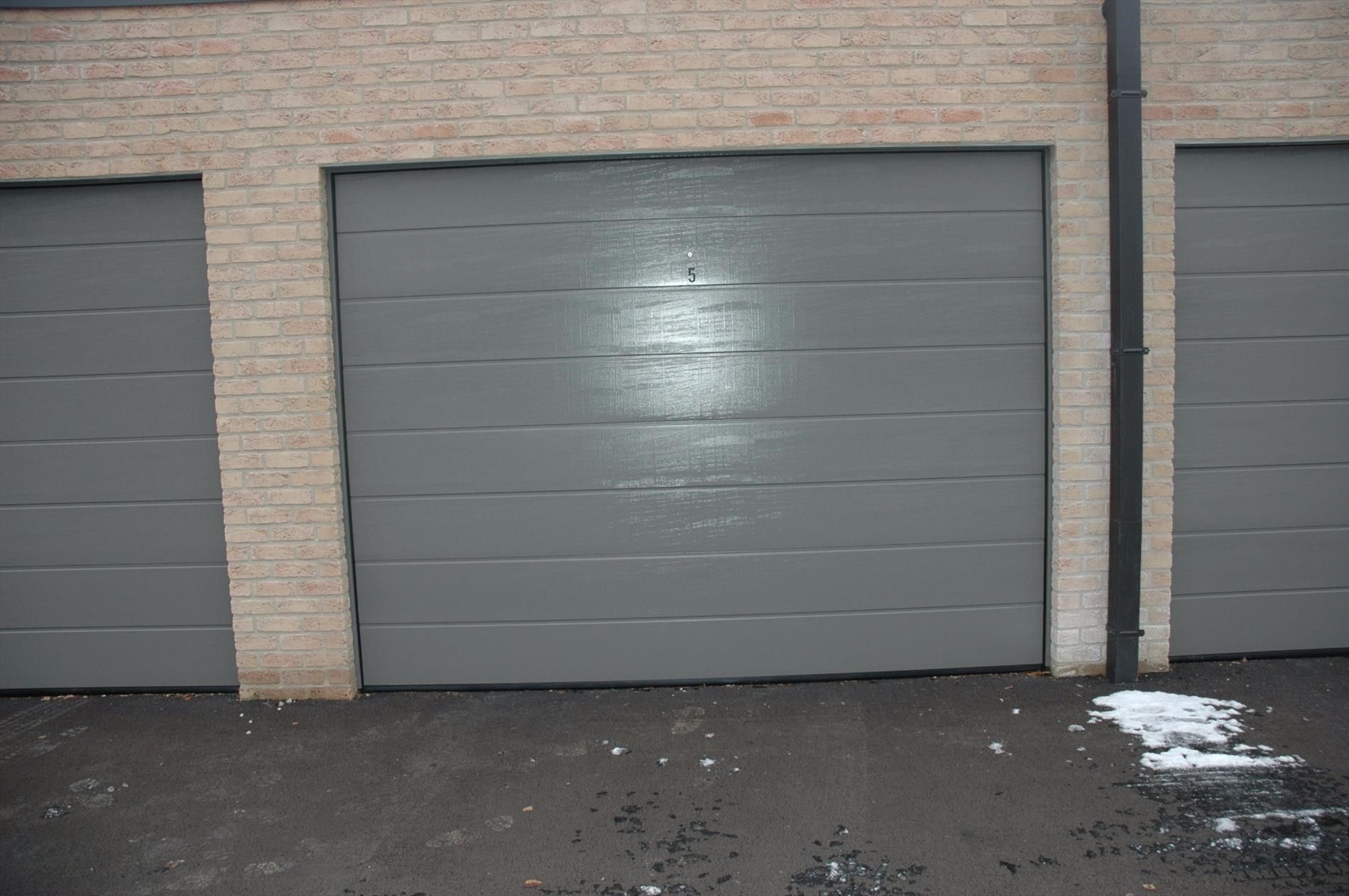 Garage te huur Burg. Vandenbogaerdelaan 46 - - 8870 Izegem