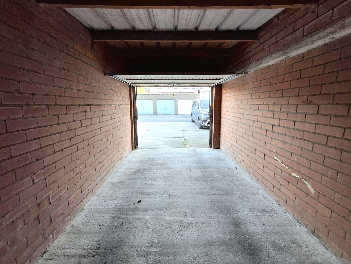 GARAGE GELEGEN IN HET CENTRUM VAN DEINZE foto 4