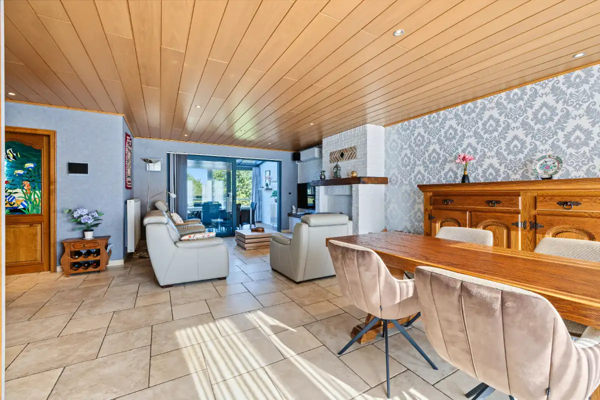Ruime gezinswoning met 265 m² woonoppervlakte, dubbele garage en prachtige tuin foto 4
