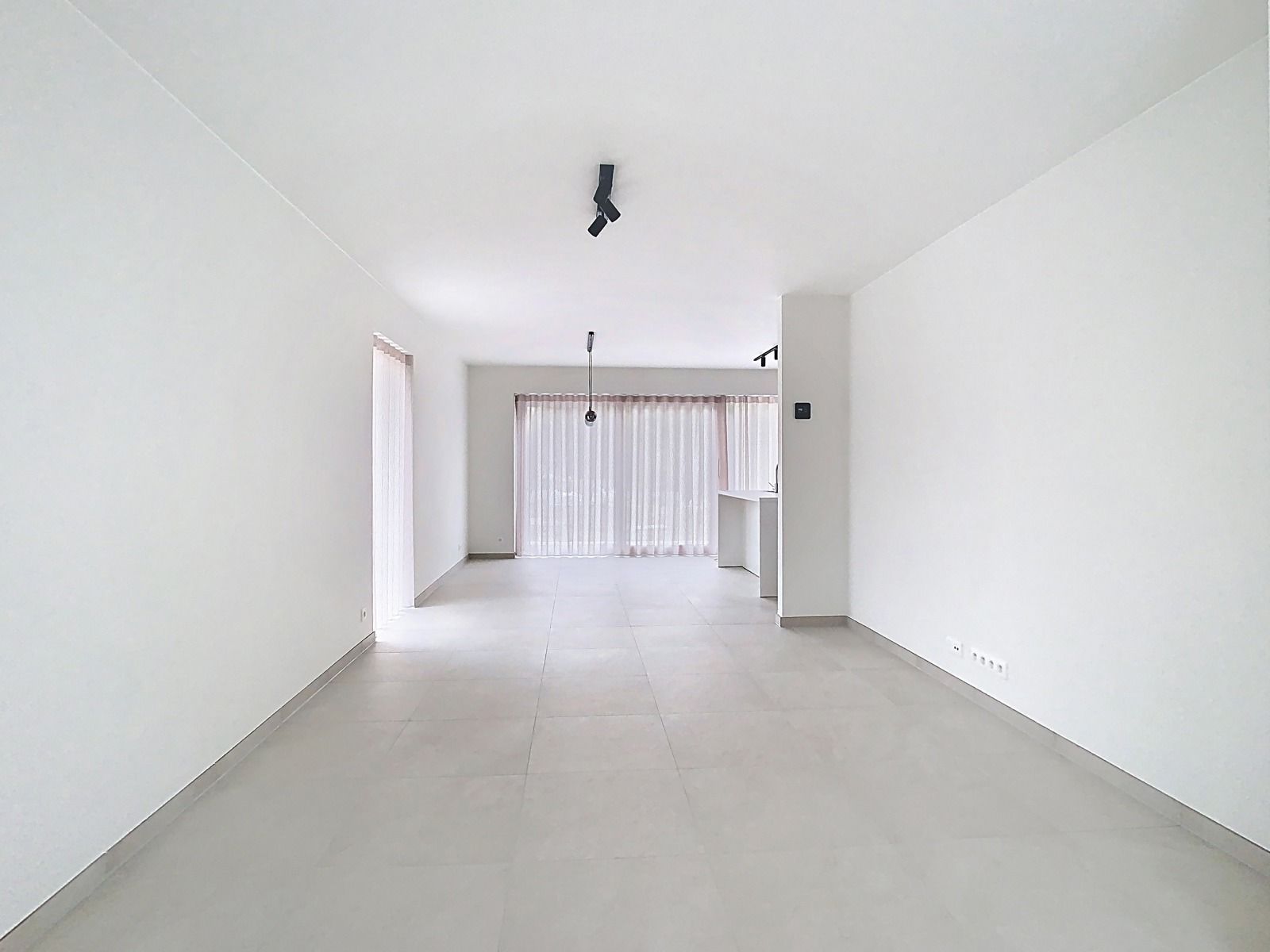  Moderne Nieuwbouwwoning (HOB) met 3 SLPK, Tuin én Carport! foto 3