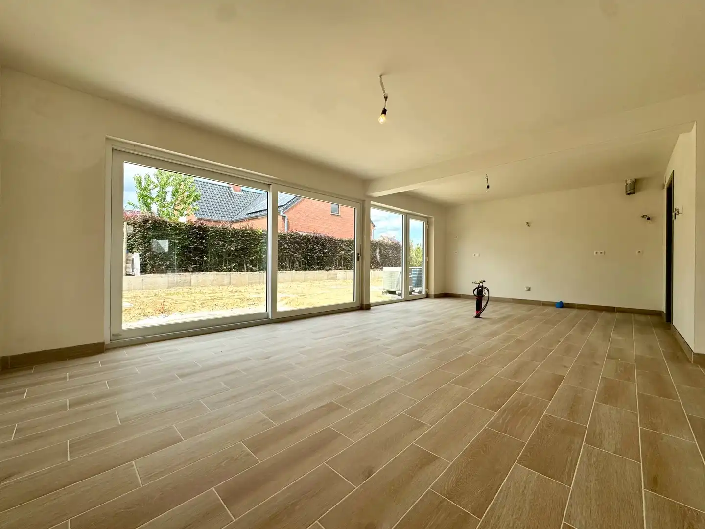 Nieuwbouwwoning in doodlopende straat, vlakbij centrum Deerlijk foto 9