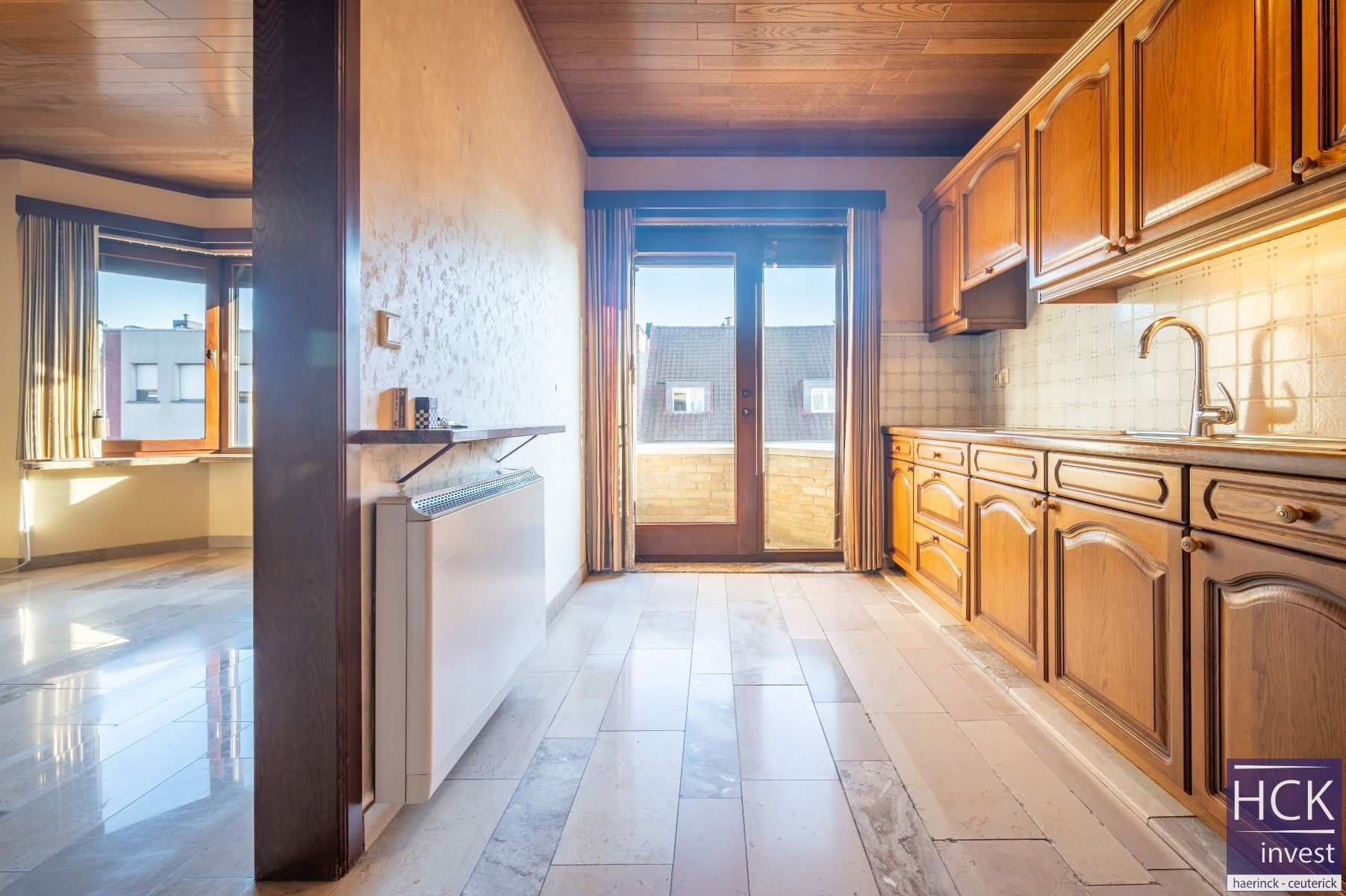 DEINZE - Luxueus afgewerkt APP. met 2 SLPK. én garagebox op toplocatie foto 8