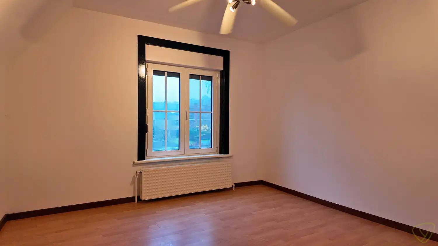 Zonnig en rustig gelegen alleenstaande woning te Eeklo! foto 17