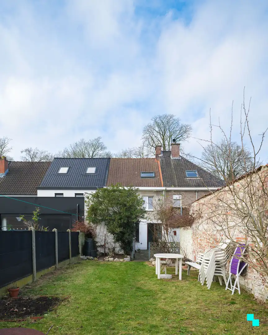 Charmante op te frissen woning met drie kamers en zonnige tuin foto 26