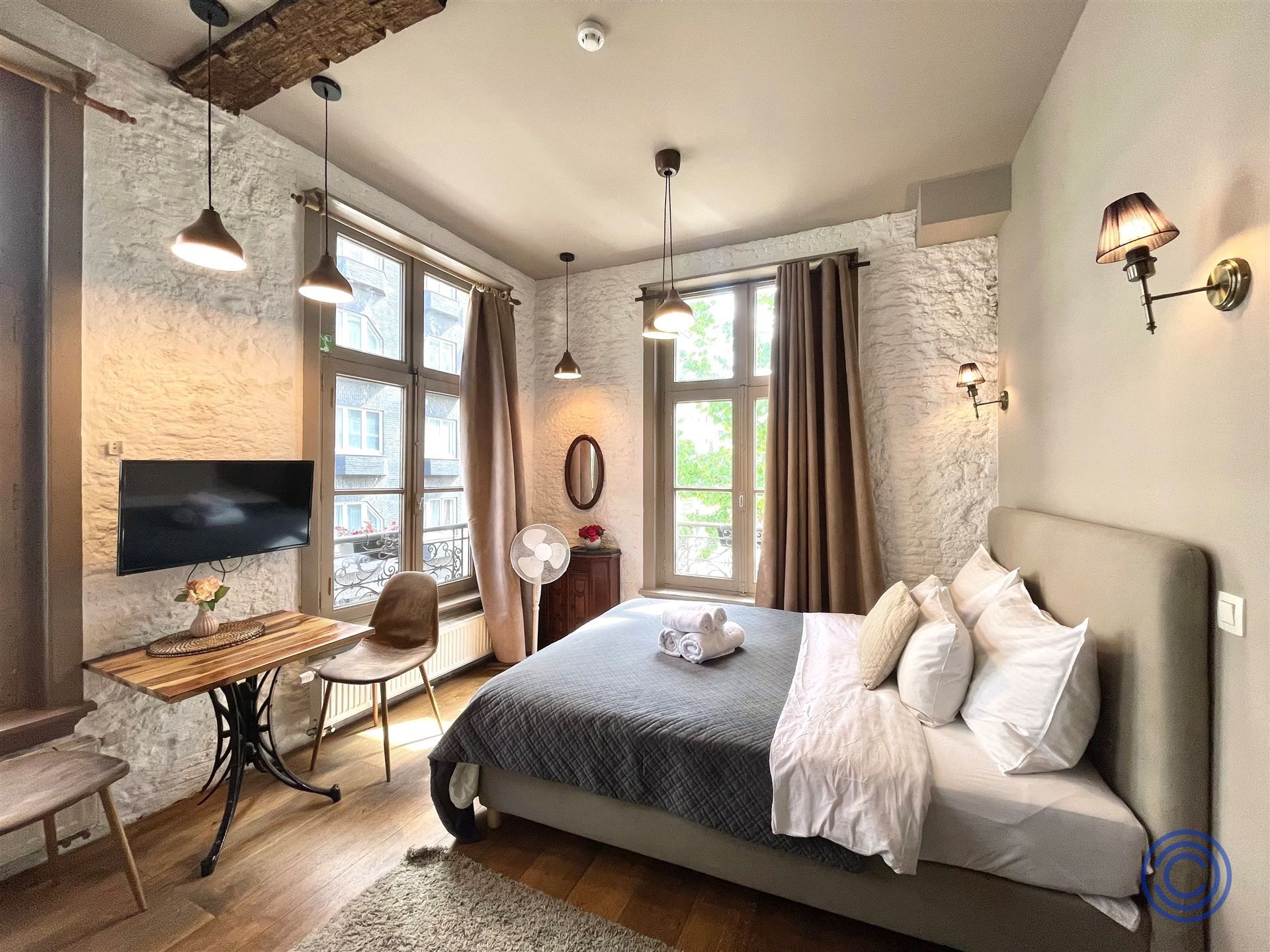 Vergund en instapklaar pand met handelspand en 4 studio's voor Airbnb! foto 5