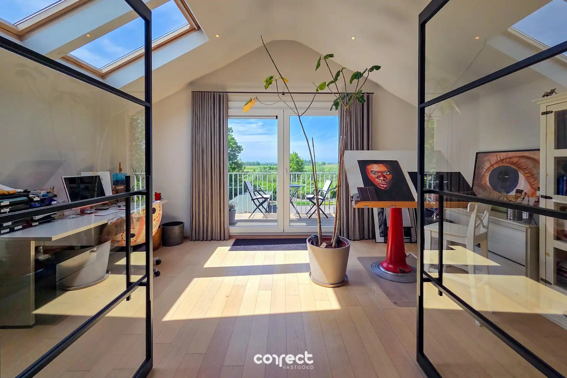 Exclusieve penthouse van ca. 225 m² waar luxe, ruimte en comfort perfect samenkomen. foto 2