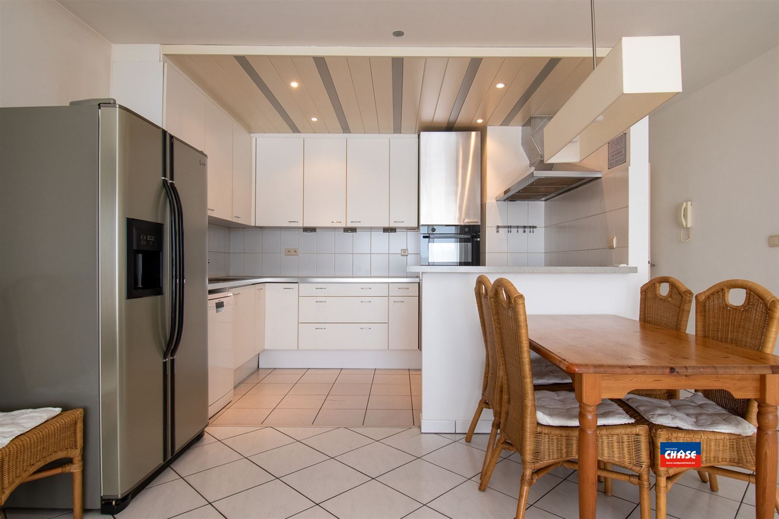 Verzorgd appartement met 3 slaapkamers, terras en ondergrondse autostaanplaats foto 3