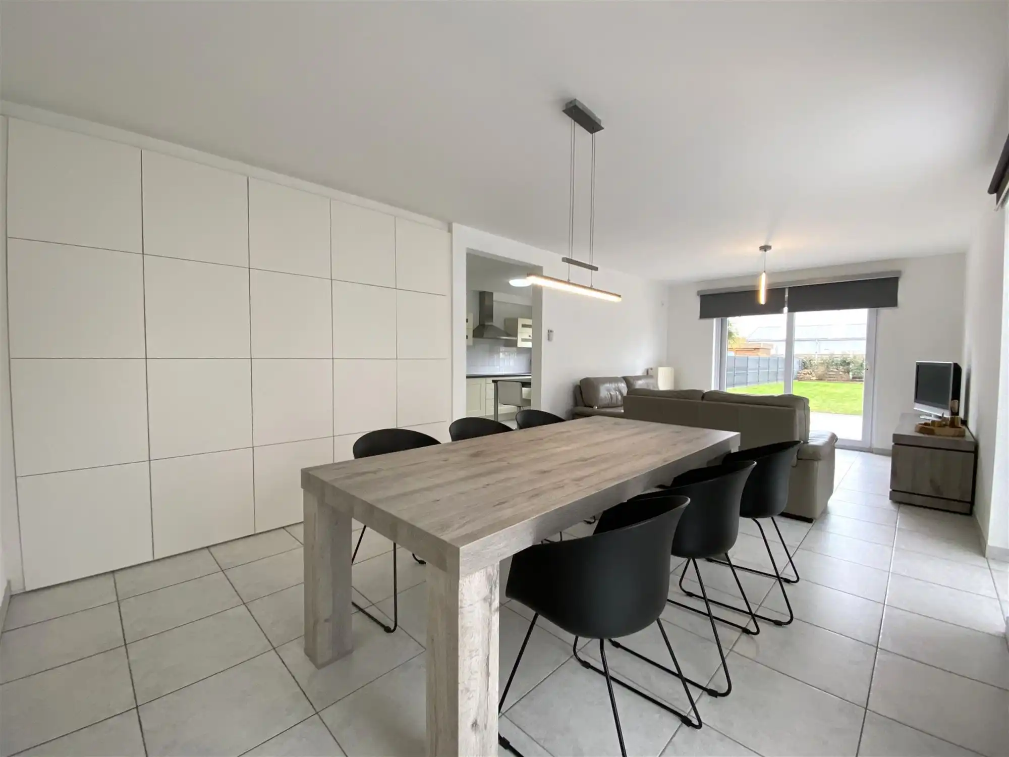 Halfopen bebouwing met grote tuin en veel parkeercomfort  foto 5