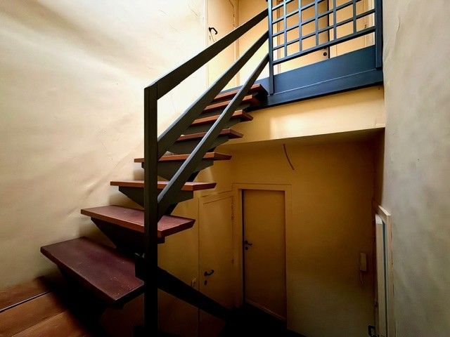 GENT CENTRUM, HEEL RUIME OP TE KNAPPEN BURGERWONING MET STADSTUIN foto 11