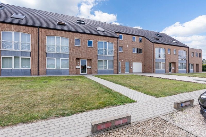 Gelijkvloers appartement met 2 slpks en een autostaanplaats foto 3