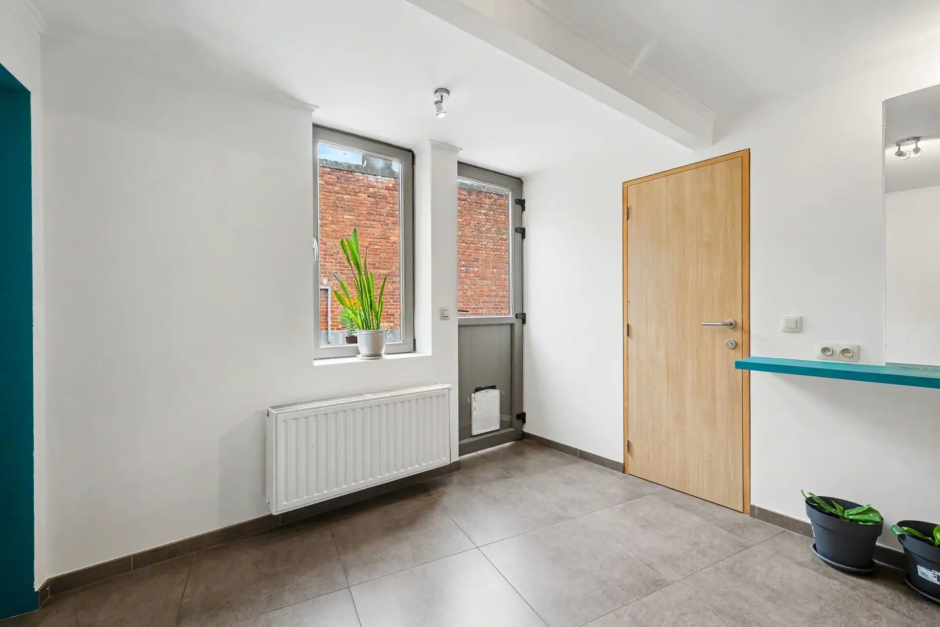 Instapklare woning met 2 slaapkamers en garage vlak bij het centrum van Stekene foto 11