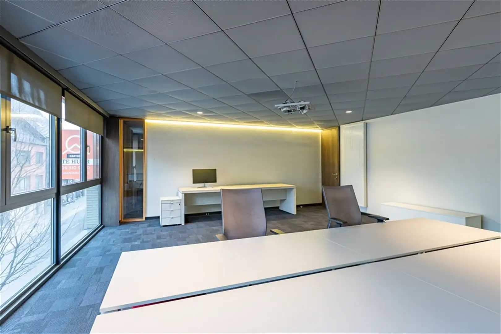 Moderne kantoren aan Station Gent Dampoort foto 15