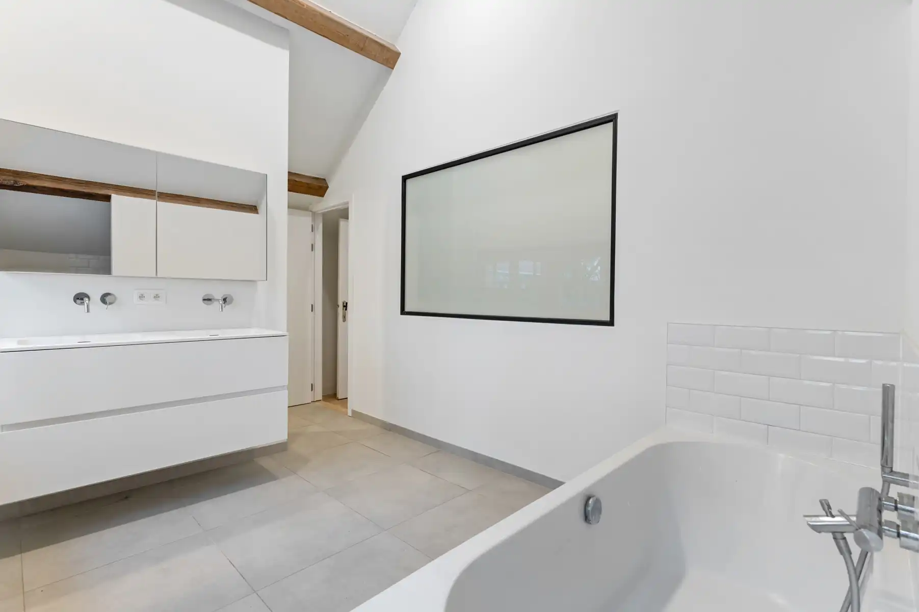 Unieke pastoriewoning in parktuin met uniek uitzicht foto 21