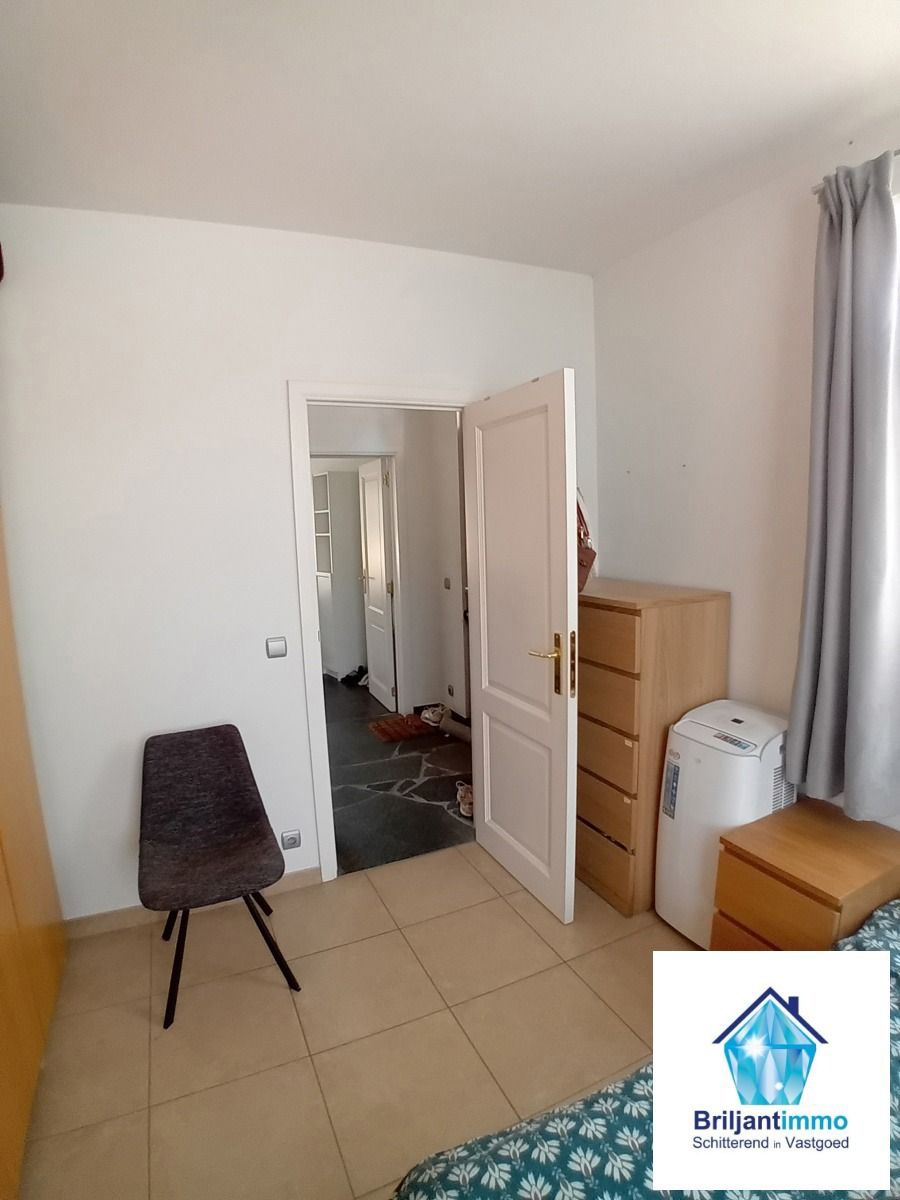 Lichtrijk appartement met 1 slp, knus terras en parking foto 9