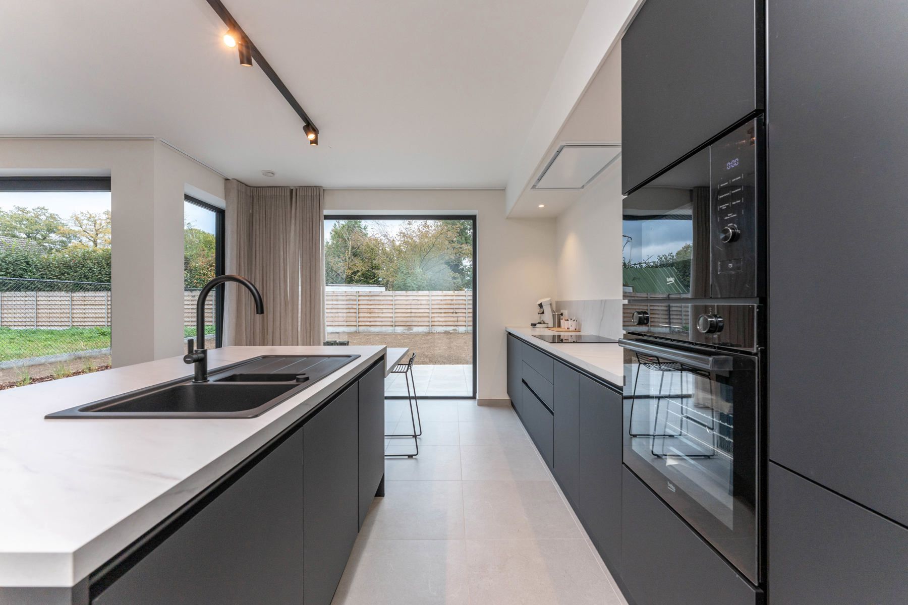 Moderne, halfopen woning foto 22