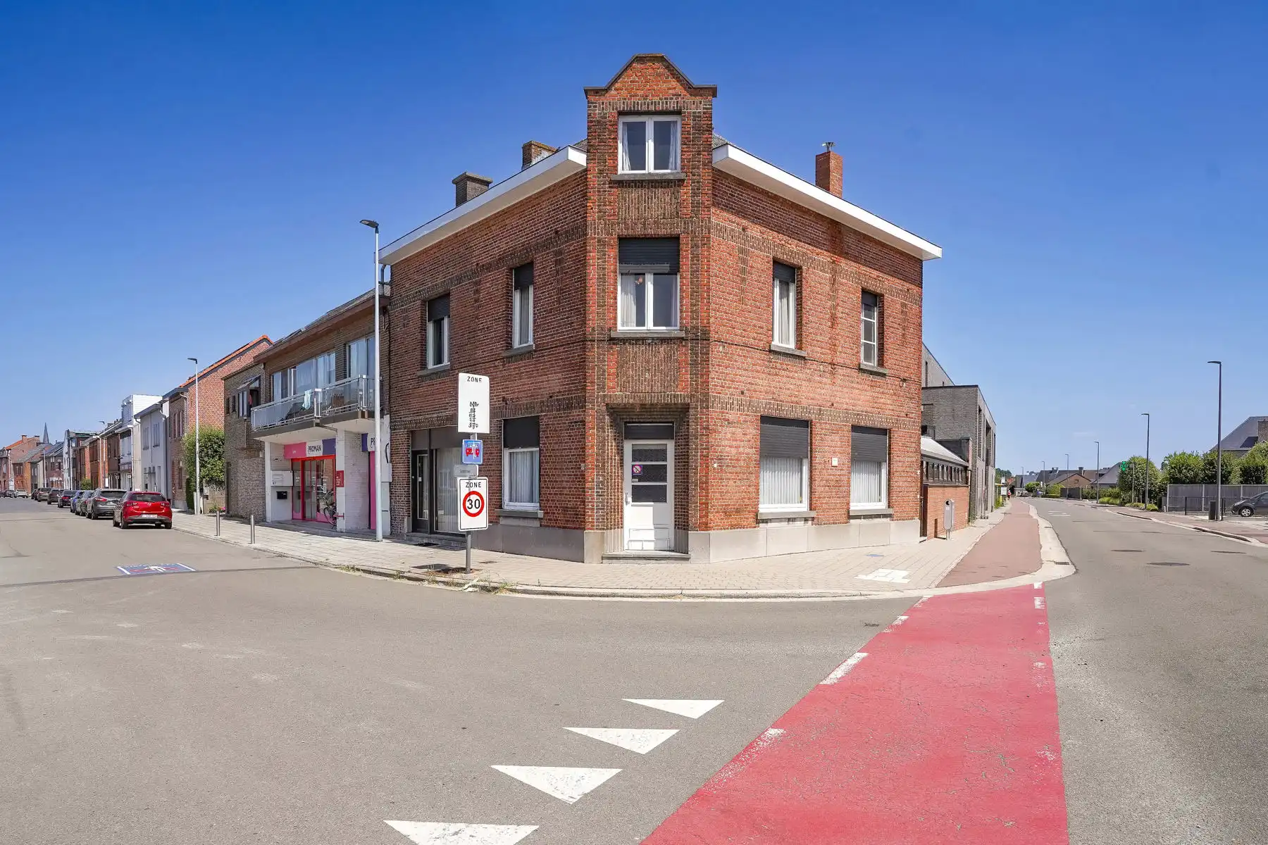 Hoofdfoto van de publicatie: Uitzonderlijk vastgoed met handelspand (café) + woonst te Ramsdonk