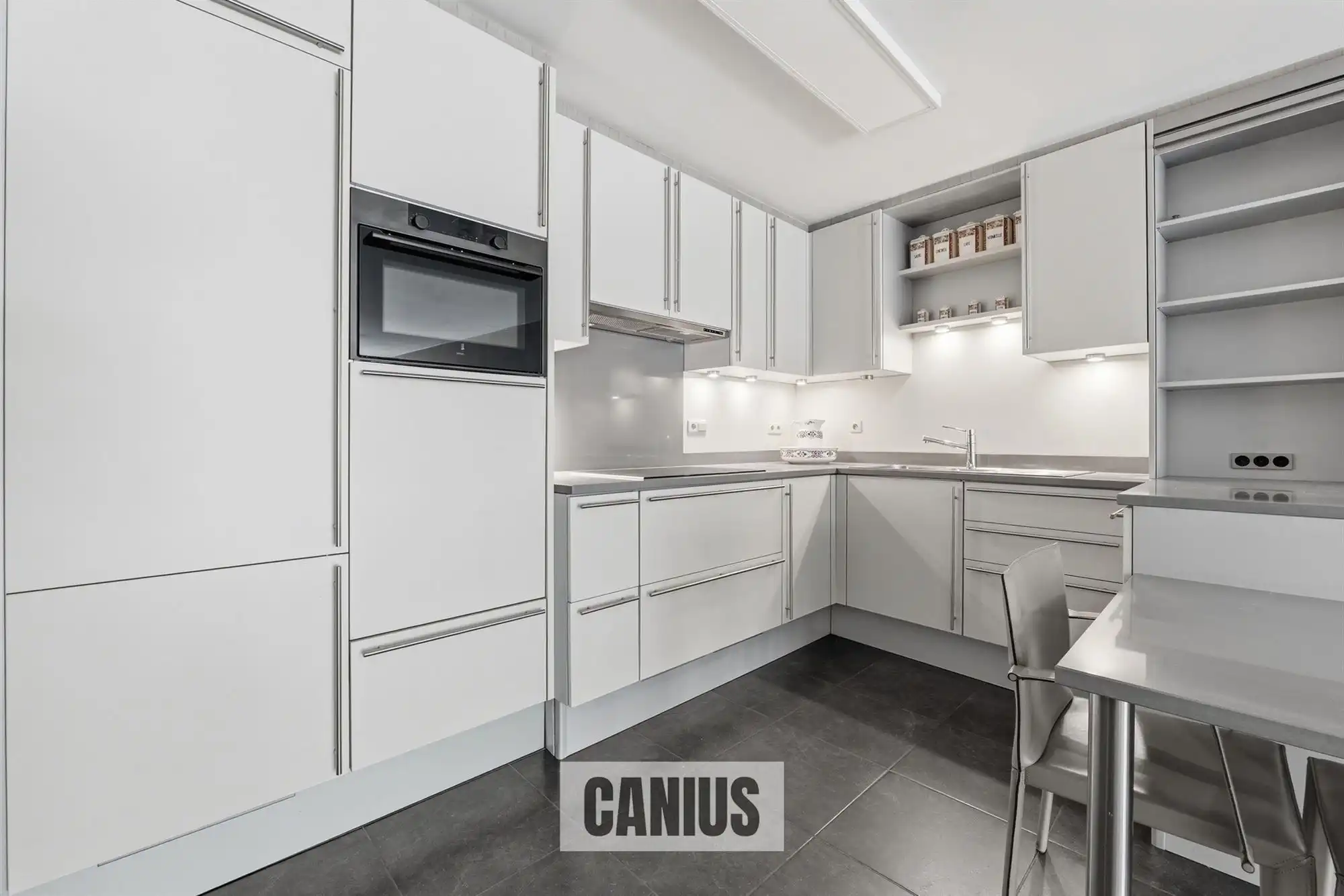 STIJLVOL GELIJKVLOERS APPARTEMENT MET DRIE SLAAPKAMERS foto 22