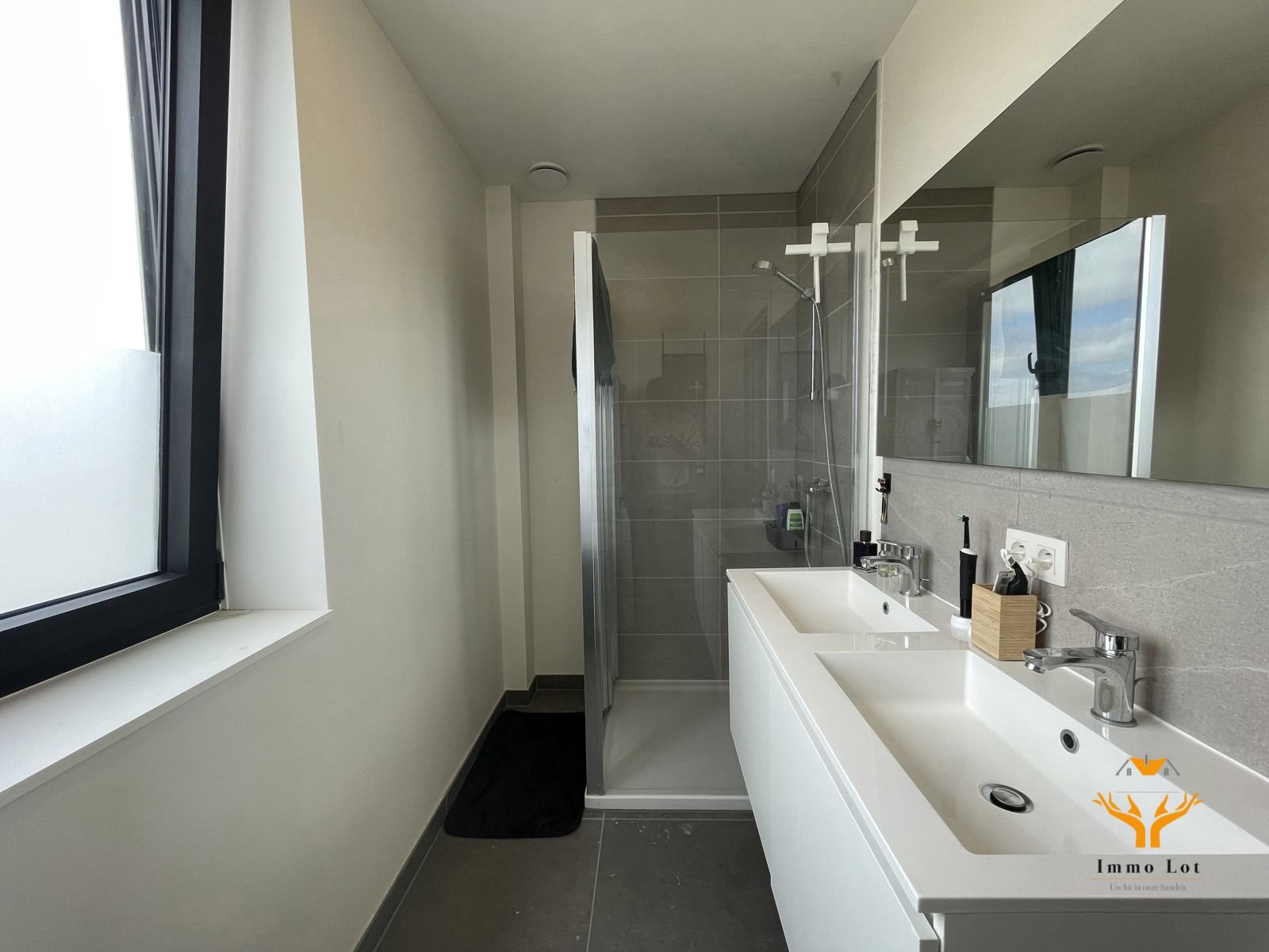 Nieuwbouwappartement met ruim terras foto 8