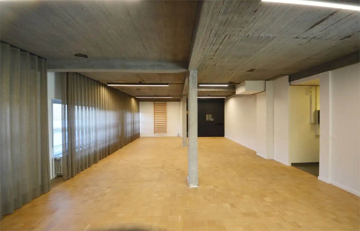 LUXUEUS HANDELSPAND OF KANTOOR PARKLAAN foto 7