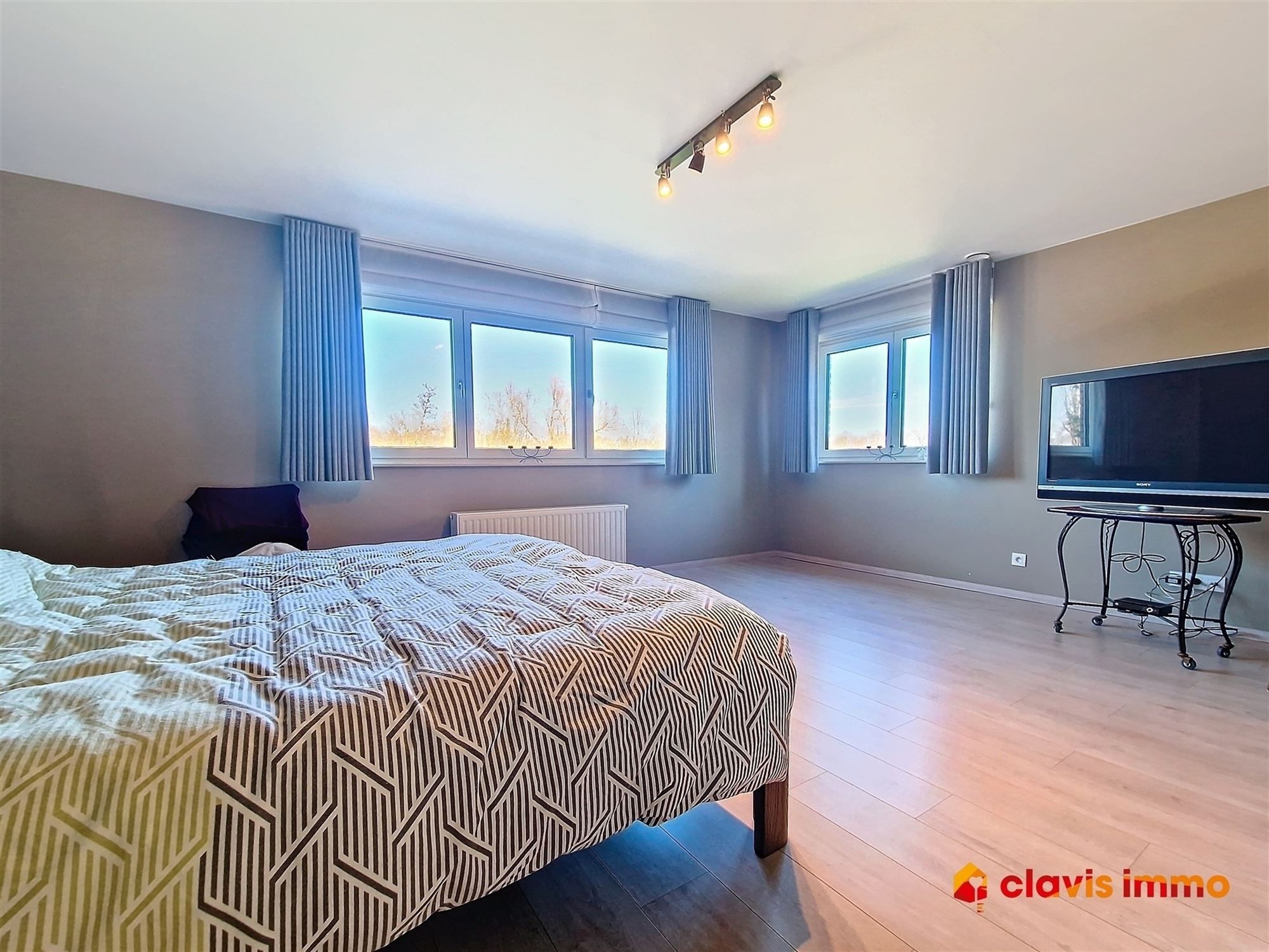 Aangename en recente woning (2022) met mooie tuin foto 15