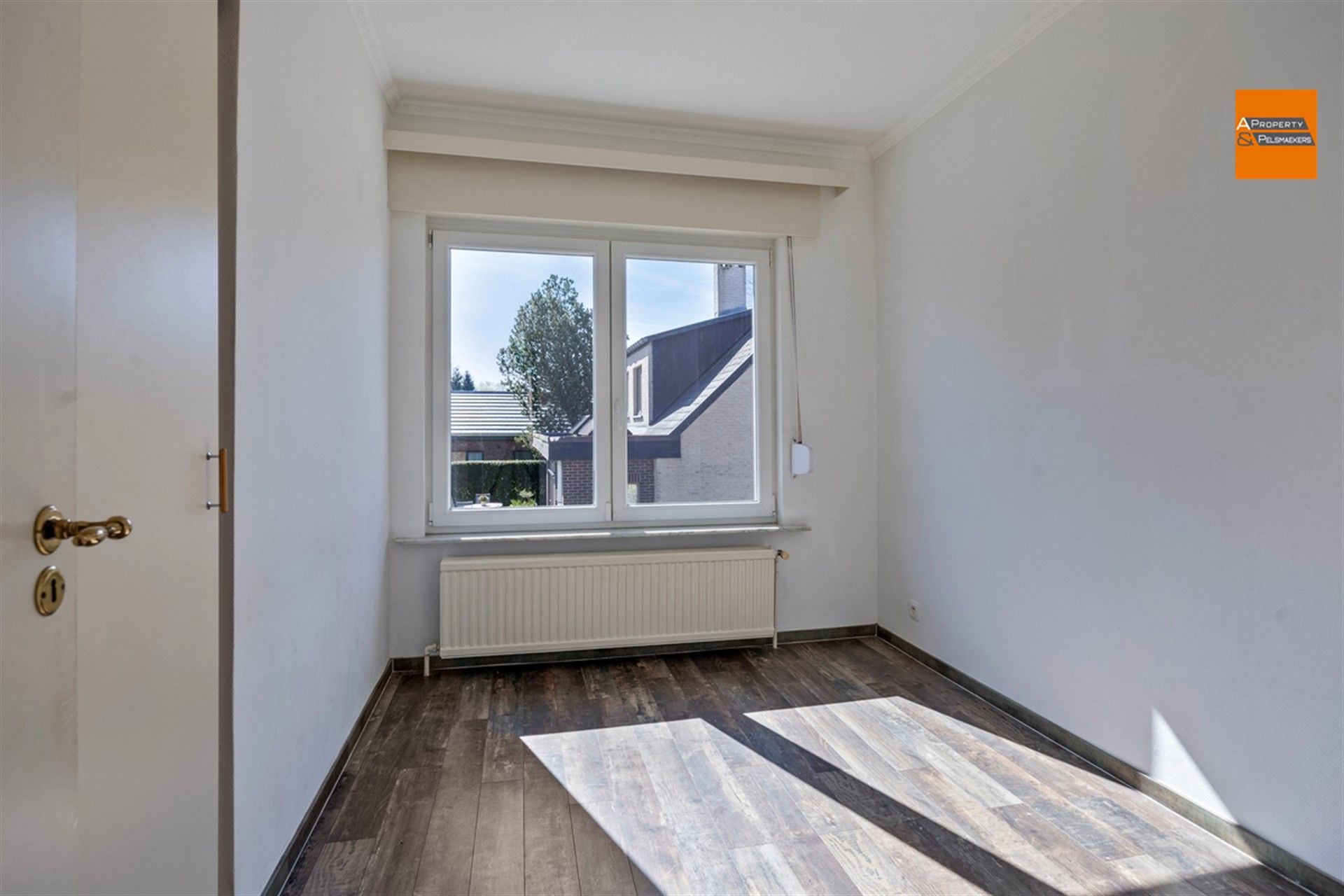 Ruime gerenoveerde villa met 4 slaapkmaers in residentiele wijk foto 18