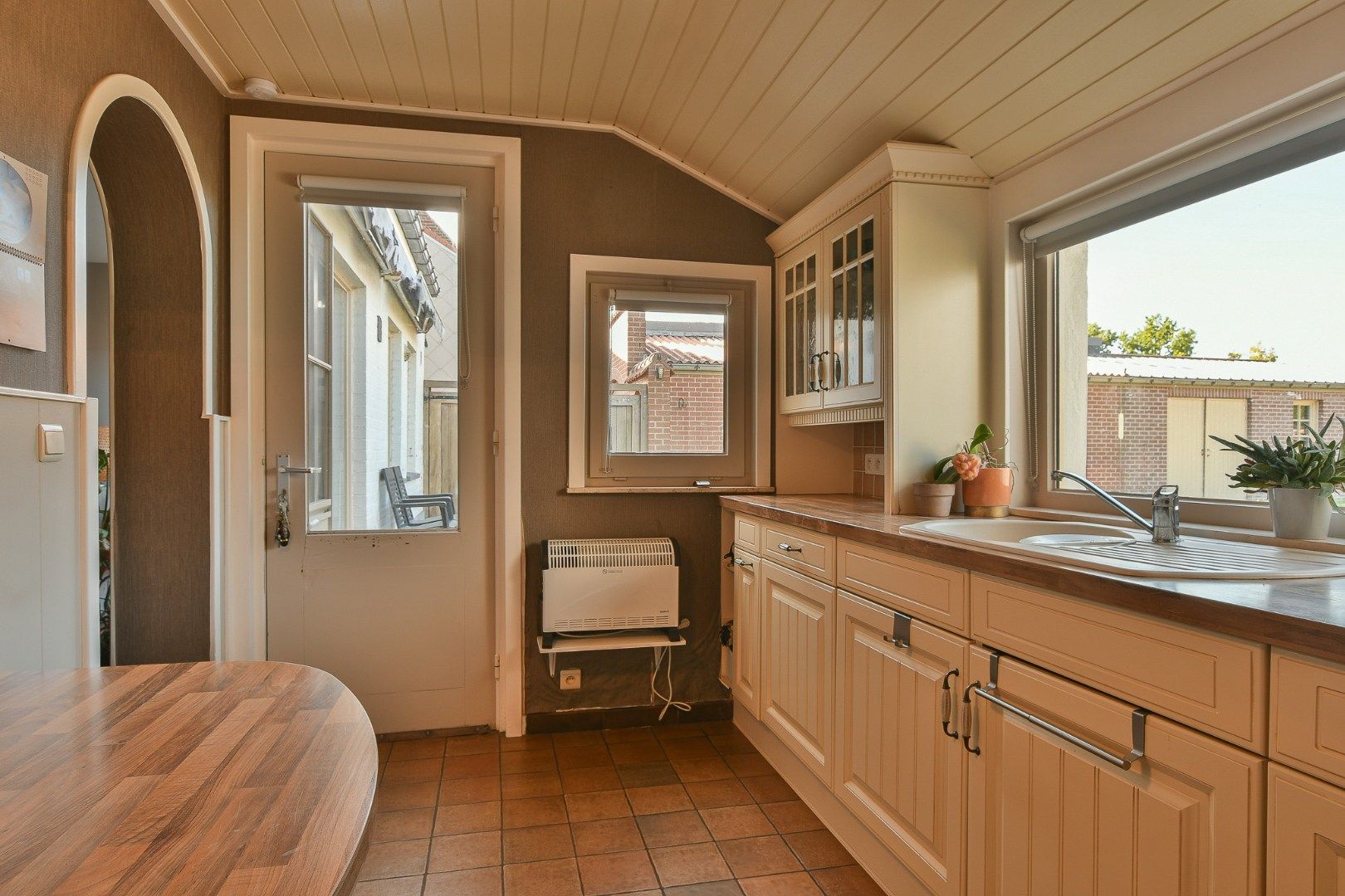 Charmante alleenstaande woning op een perceel van 1.082 m² foto 10