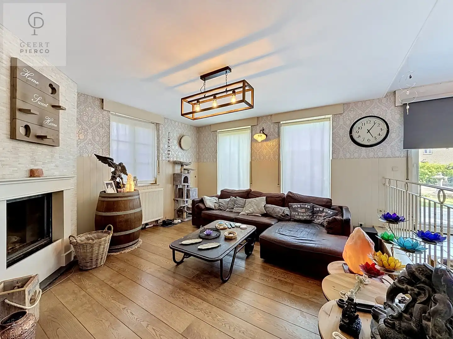 Ruime woning op mooi perceel van 10 are. foto 4