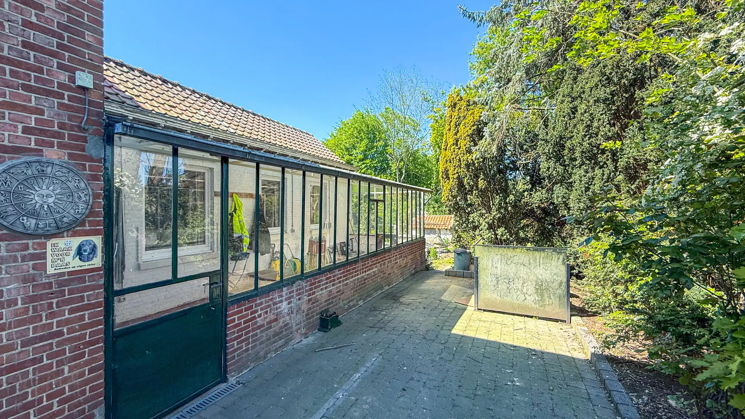 Te renoveren woning met 3 slpkms op ruim perceel van 8a58ca! foto 17