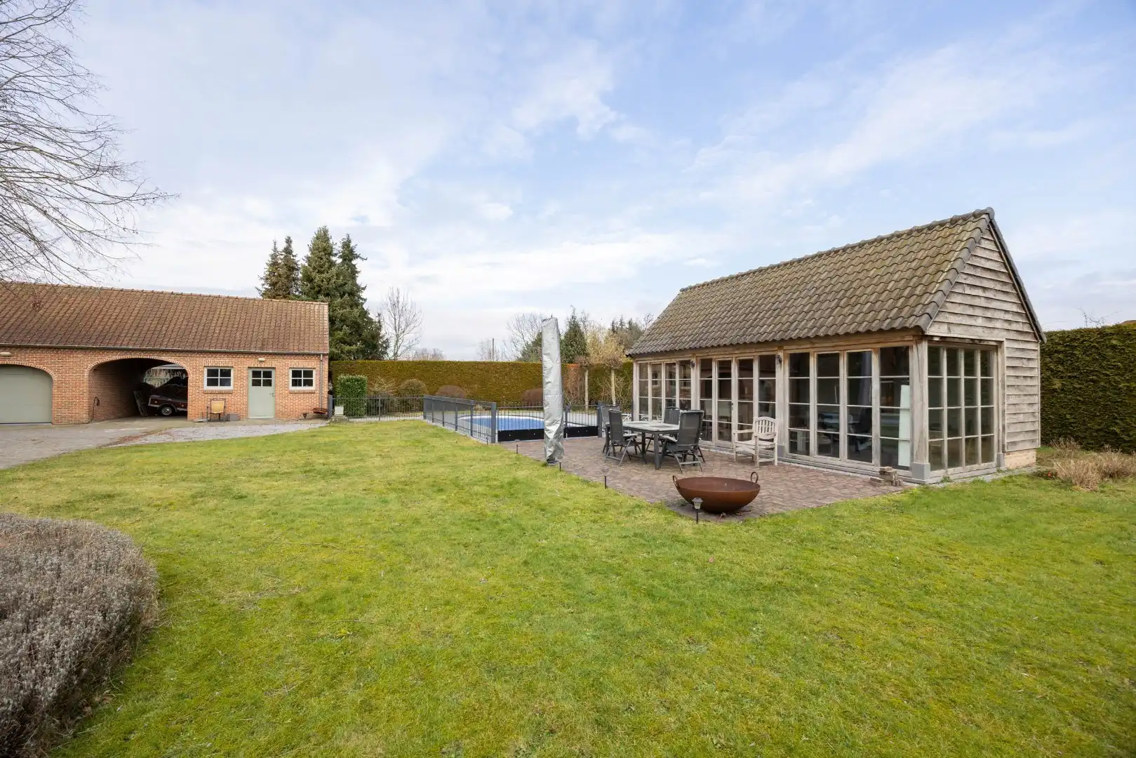 Prachtige ruime villa met naastliggende bouwgrond! foto 28